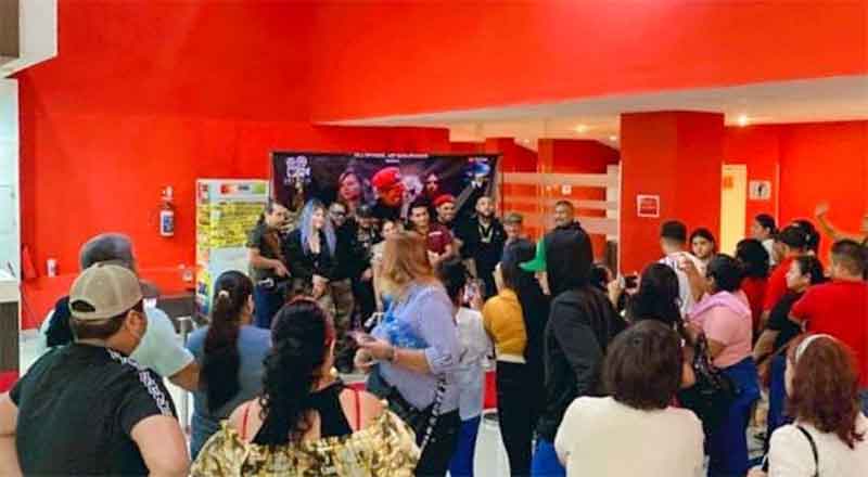 Estrenan 'En la radio, un cochinero', filme reynosense 2 SALA