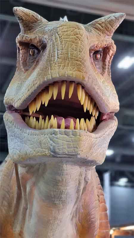 Domingo, último día para 'selfie' con tiranosaurio Rex de la FIL 1 T REX