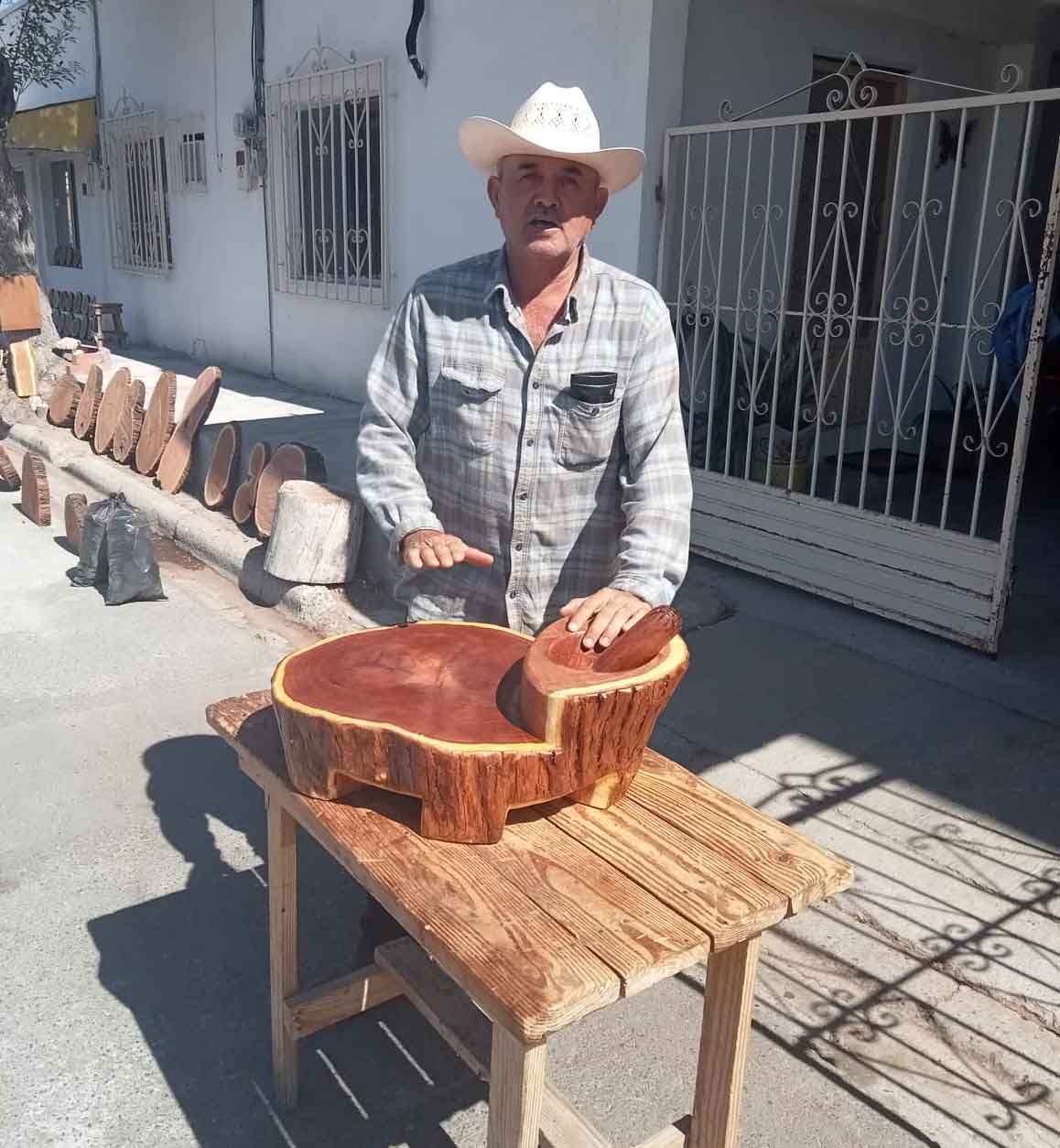 'El Diamante' compone canciones y hace trabajos de madera 2 VIRGINIO 4
