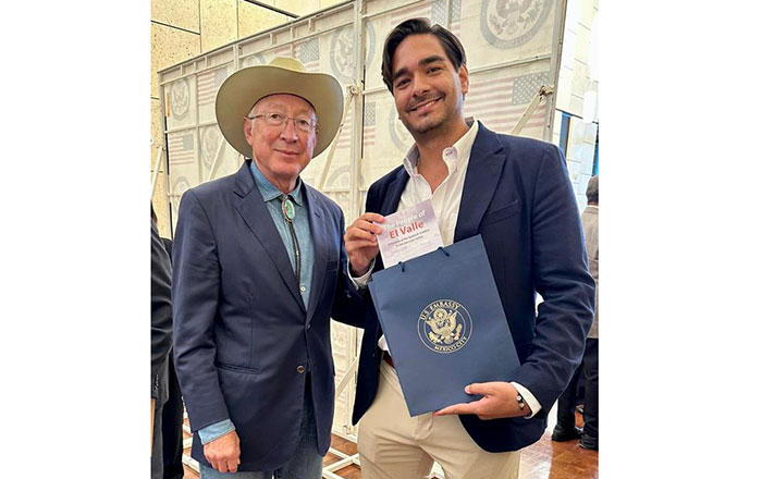 Tratan proyectos de alcance binacional Embajador Ken Salazar y Alcalde Carlos Peña 1 car