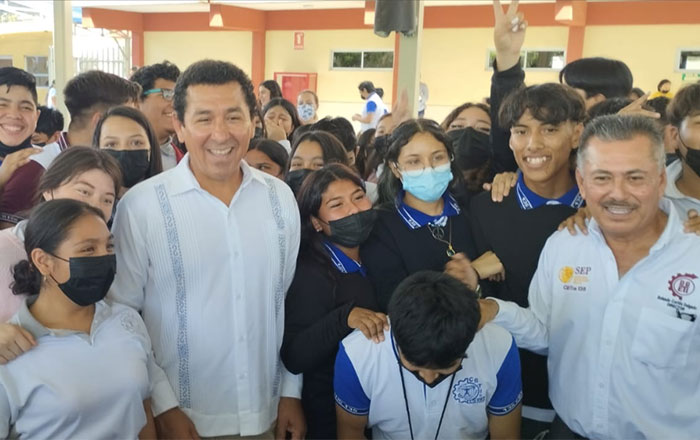 Activa alcalde Mario López programa 'Nadie atrás, nadie fuera' en CBTIS 135 2 cd 2