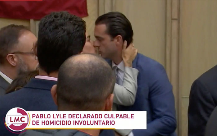 Con abrazos despiden a Pablo Lyle tras ser declarado culpable 2 l