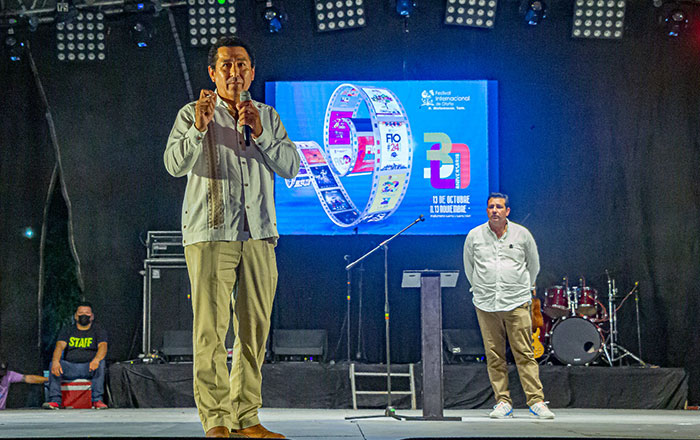 Pide Mario López tener confianza en gobierno de AVA, al inaugurar FIO 2 m 1