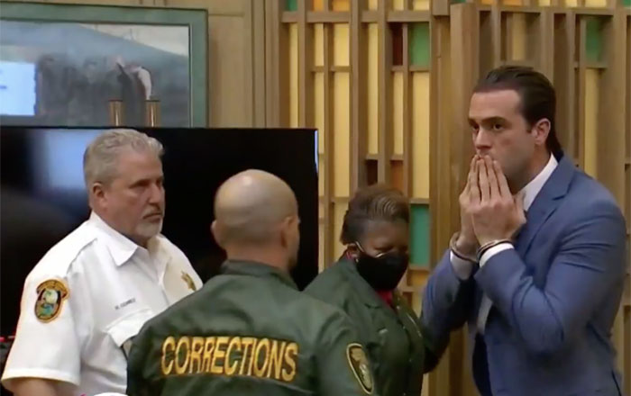 Con abrazos despiden a Pablo Lyle tras ser declarado culpable 1 pablo