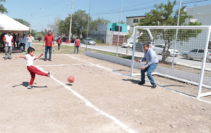 Impulsa Paco Treviño rehabilitación de plazas en Juárez 2 pas