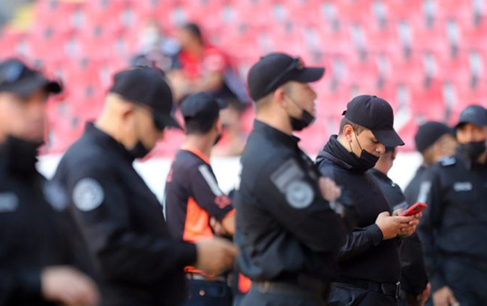 policias