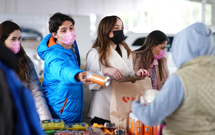 Apoya DIF con alimento y abrigo a familiares de pacientes del H.U. 1 17 11 22 DIF H.U 1