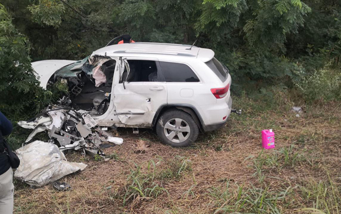Joven es trasladada de emergencia, luego de chocar contra un camión 1 315517874 1498576763960990 8170598609502760623 n