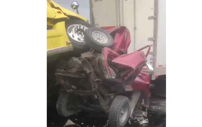 Fallece una persona al chocar con tráiler en Escobedo 1 ACCIDENTE 2 1