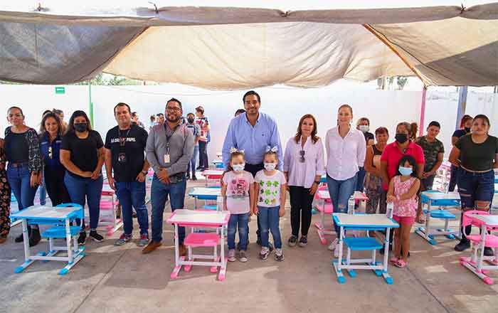 Entrega Carlos Peña mobiliario para niños de CAIC 1 REYNOSA 2 5