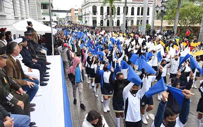 En Tampico tienen colorido desfile de la Revolución Mexicana 2 TAMPICO 16