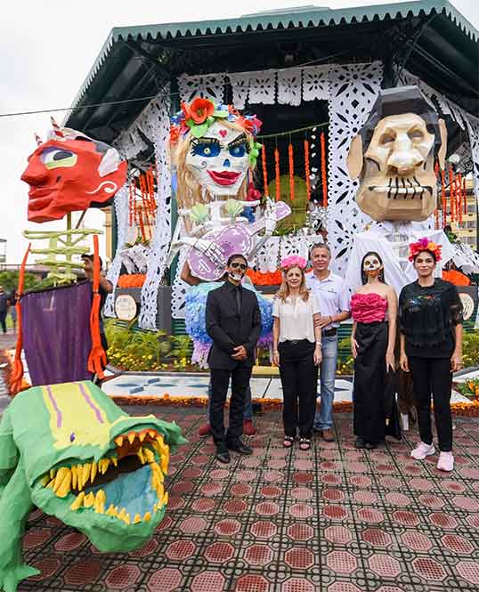 Presentan en Tampico monumental altar de Día de Muertos 1 TAMPICO 2