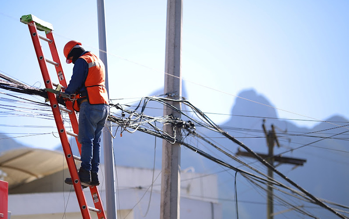 Retiran 381 kilómetros de ‘telarañas’ de cableado 1 3 5