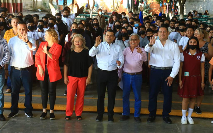 Garantiza Gattás agua en escuelas de Victoria 1 316596031 494312599226374 5368736463785588429 n