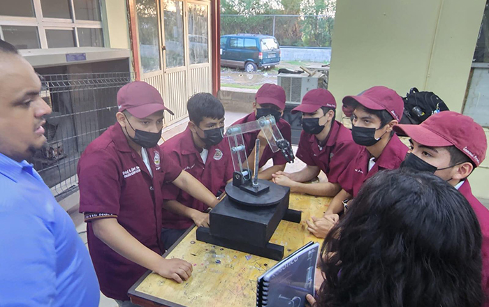 Alumnos del CBTis 7 exponen brazos robóticos 2 318860929 745862933630991 4706742398063974506 n