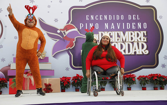 Américo y María encienden la Navidad en Tamaulipas 2 319117789 392391353079428 3434674390171118442 n