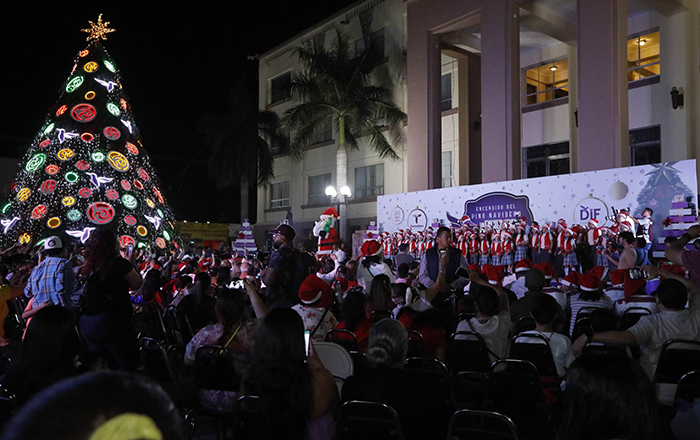 Américo y María encienden la Navidad en Tamaulipas 3 319564686 1316861195833257 8258480028852661346 n