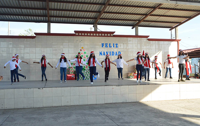 Presentan estudiantes alegre festival navideño 1 319967421 1235072177074987 9053840220724793727 n