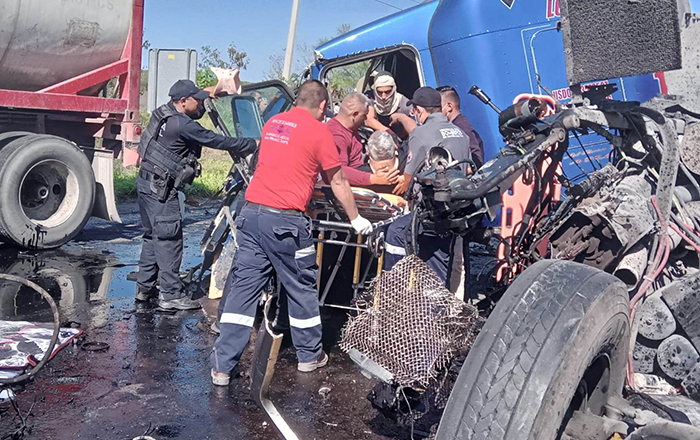 Choque en la San Fernando-Victoria deja un lesionado, cierran vialidad 1 320037338 1524159581395468 1528076376763405044 n