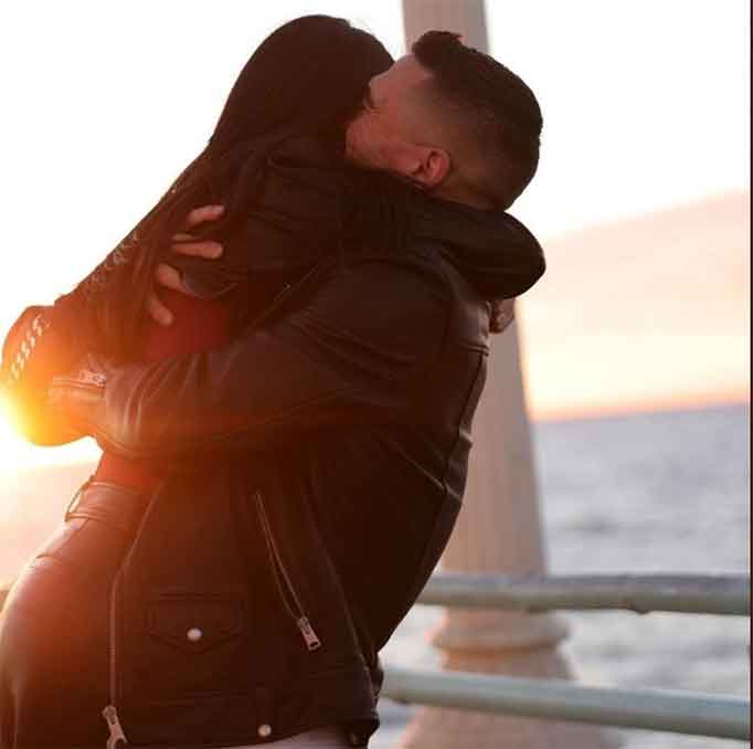 La cantante Becky G recibe el anillo de compromiso 1 BECKY G 2