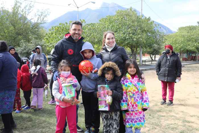 Comparten sonrisas con niñas y niños de Guadalupe 2 Guadalupe 3