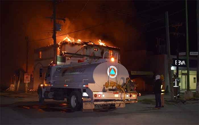Dantesco incendio empaña la Navidad en Díaz Ordaz 1 INCENDIO 2 1