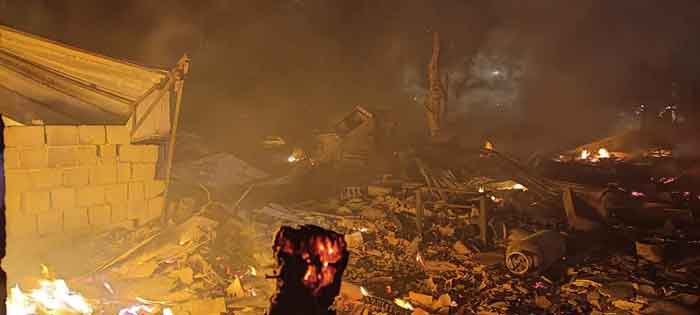 Se quedan más de 10 familias sin hogar; incendio consume sus viviendas 1 Incendio 6