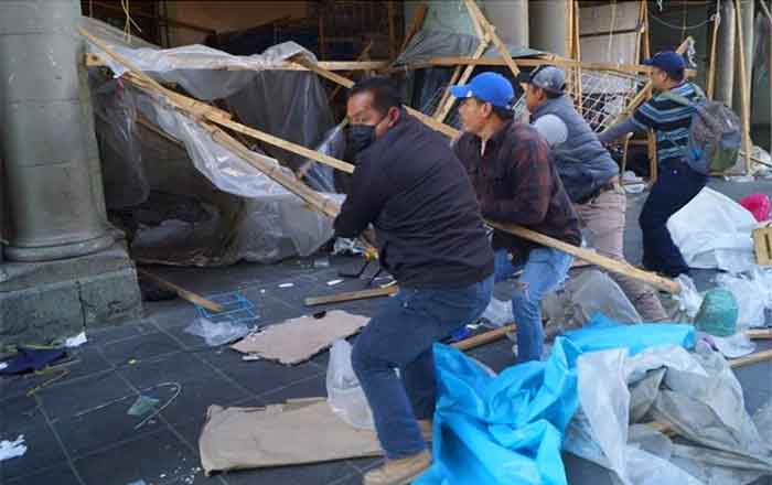 Tras 12 años, recuperan el zócalo en Oaxaca 1 OAXACA