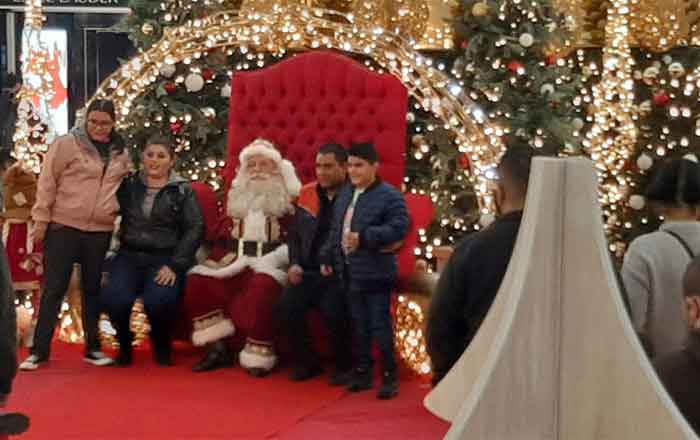 Todos quieren una foto con Santa Claus 1 SANTA CLAUS