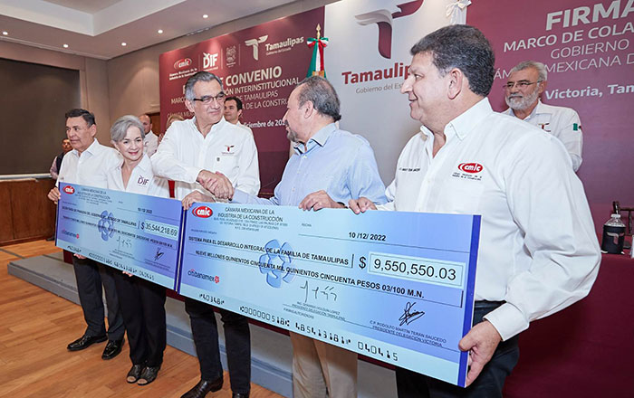 Donan constructores 45 mdp al gobierno y al DIF para obras sociales 2 ch