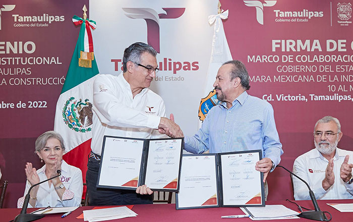Donan constructores 45 mdp al gobierno y al DIF para obras sociales 1 ta