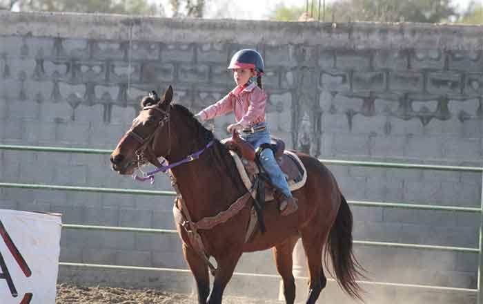 Todo un éxito las eliminatorias de la NBHA 10 CABALLO 11