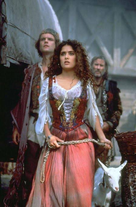 Cuando Salma Hayek interpretó a Esmeralda del Jorobado de Notre Dame 1