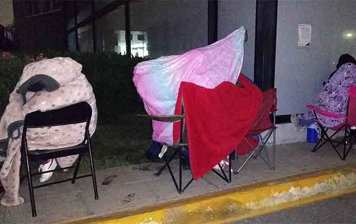 Pasan frío y lluvia en Reynosa... para obtener su licencia 1 FRIO 2