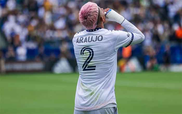 JULIAN-ARAUJO