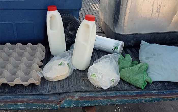 Todavía se consiguen ricos productos de rancho por Bugambilias 2 LECHE BRONCA