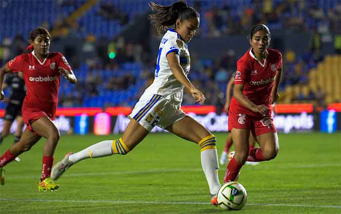 Confirman Amazonas su buen paso; derrotan 2-0 al Toluca 3 TIGRES FEM 4 2