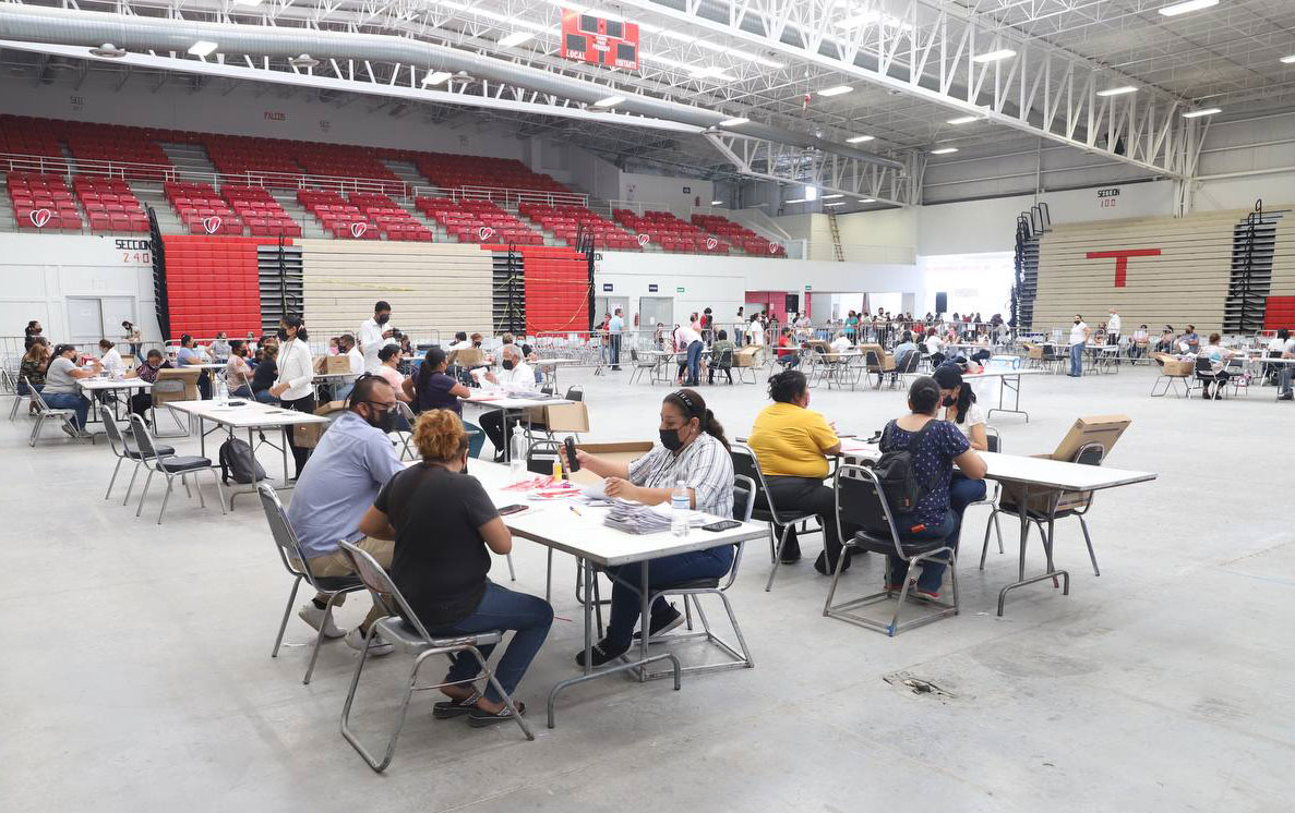 Iniciarán entrega de tarjetas de Becas UNE 1 ers