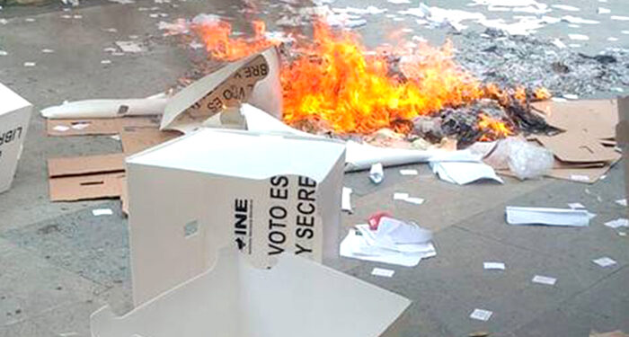 Vinculan a proceso a siete por quema de urnas en elecciones de Puebla