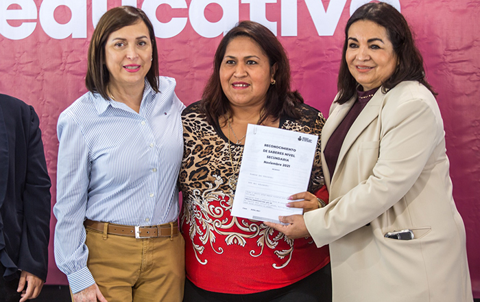 Pactan gobierno de Guadalupe e INEA, cruzada para compartir rezago educativo 1 3 3