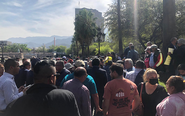 Bloquean colonos de Juárez calle en Centro de Monterrey 1 328418313 983323872660095 1017530840442716121 n