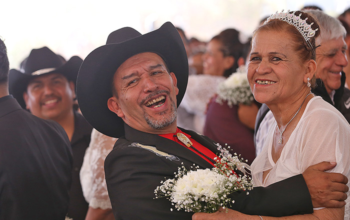 Mil 675 parejas se casan en la Macroplaza 1 328947561 1353751668529129 1372675525772562652 n