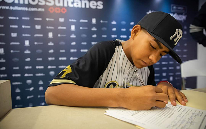 Ficha Sultanes a joven prospecto de Escobedo 1 329215994 860145598389978 1433283577079698046 n