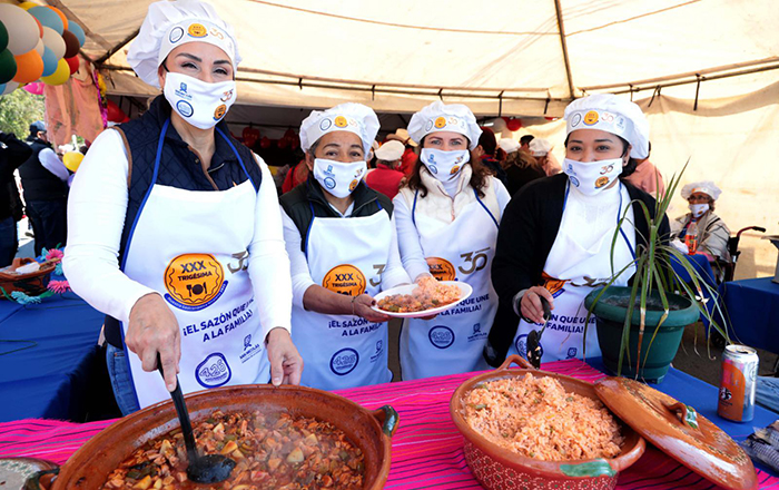 Ofrecen vecinos más de 7 mil platillos por fundación de San Nicolás 1 329727047 713070580555808 4689344267551705429 n
