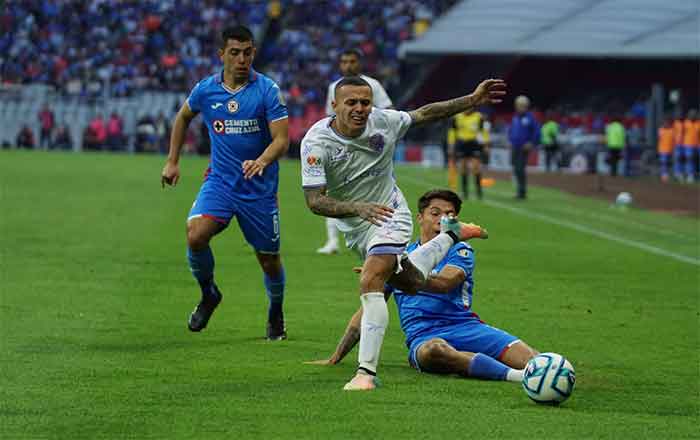 ‘El Tuca’ debuta en Cruz Azul con victoria 3 BRAVOS 1