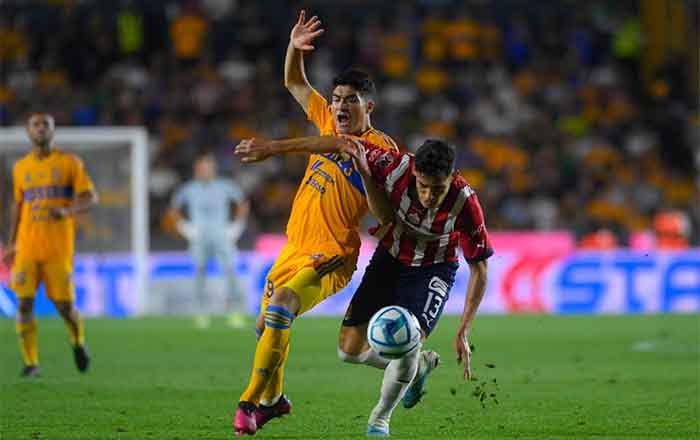 Sorprende Chivas a Tigres y los derrota 2-1 2 CHIVAS 2 1