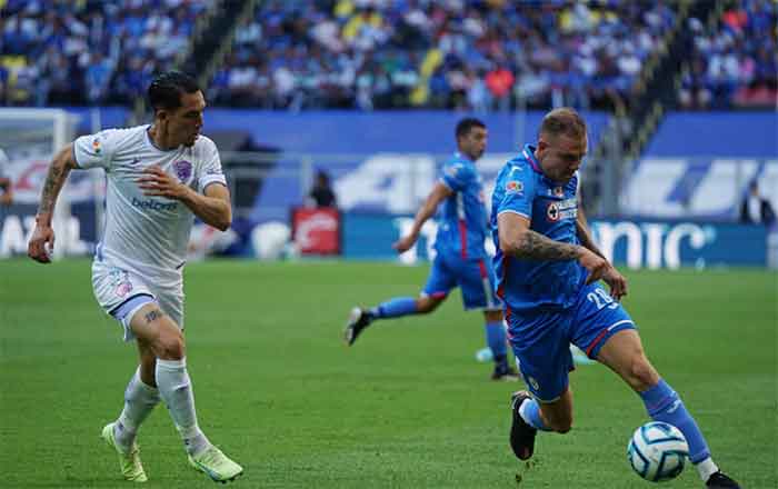 ‘El Tuca’ debuta en Cruz Azul con victoria 2 CRUZ AZUL 4