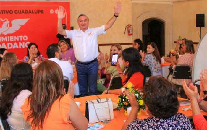 Suma Héctor García a más de 300 mujeres al 'Movimiento de la Alegría' 1 HECTOR GARCIA 3