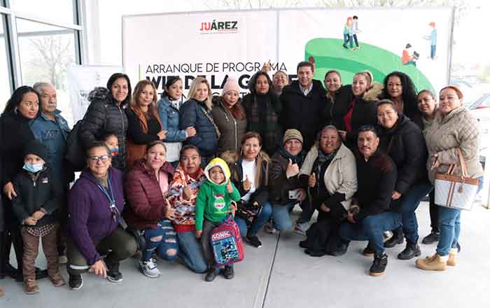 Paco Treviño apoya con internet a estudiantes de Juárez 1 PACO TREVINO 2