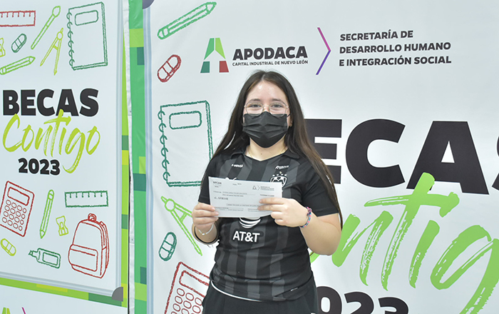 Entrega Apodaca becas a 8 mil 300 estudiantes de prepa y facultad 2 1 5